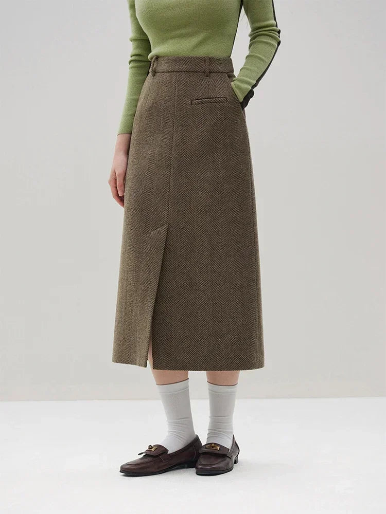 طقم بليزر وتنورة من الصوف باللون البني