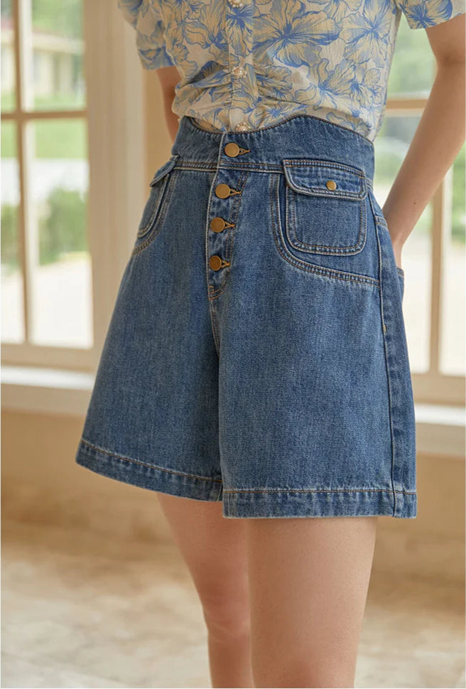 Wavy Waist Shorts