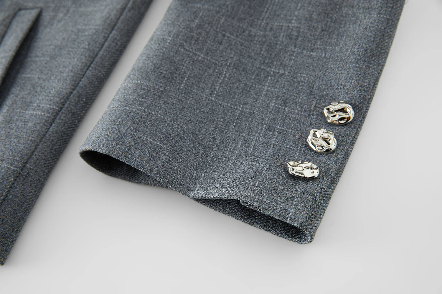 Two-piece V-neck Suit